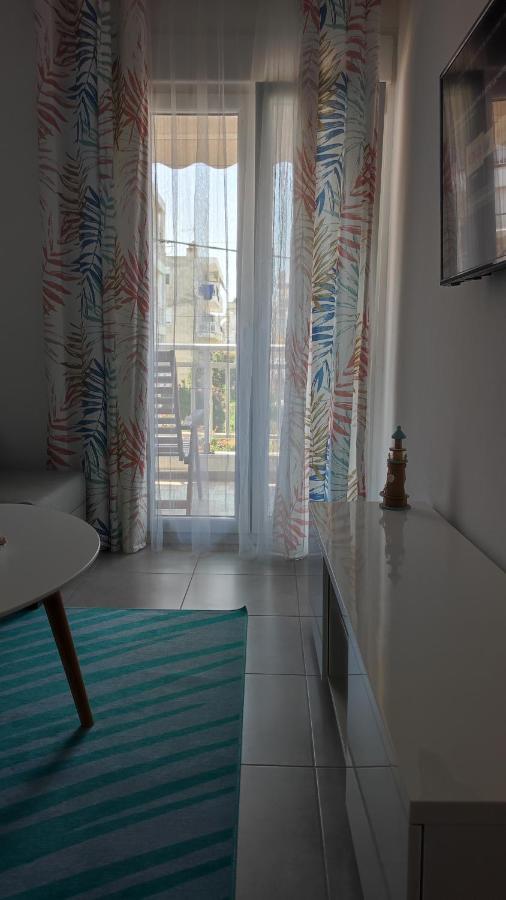 Sea Pleasure Apartment II Peraía Dış mekan fotoğraf
